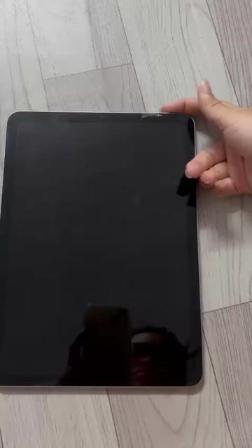 Apple iPad Air 4 64GB Xám Nứt màn nhẹ. Mua bán Máy tính bảng tại Thành phố Biên Hòa Đồng Nai được đăng bởi Hiếu hình 1