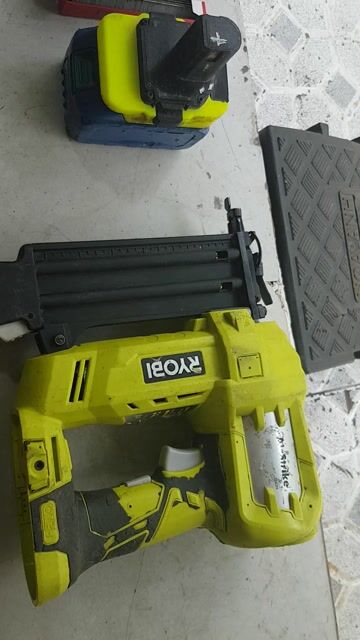 Súng bắn đinh pin RYOBI R18NL. Mua bán Đồ chuyên dụng, Giống nuôi trồng tại Quận 6 Tp Hồ Chí Minh được đăng bởi May Tho hình 1