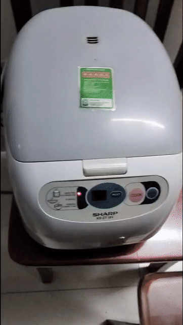 Nồi cơm điện Sharp KS-ZT18V. Mua bán Bếp, lò, đồ điện nhà bếp tại Quận Đống Đa Hà Nội được đăng bởi Bao tram hình 1