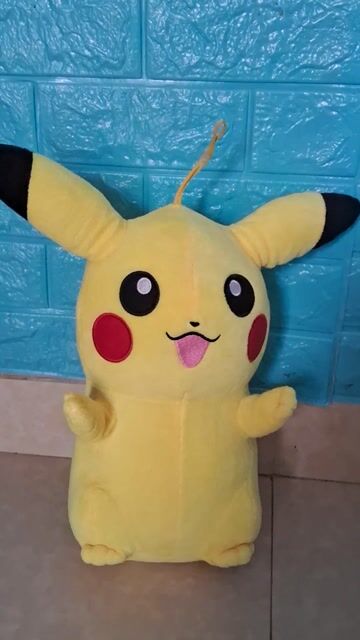 Thú nhồi bông Pikachu Vàng 32cm. Mua bán Sở thích khác tại Quận Thanh Khê Đà Nẵng được đăng bởi Tinatran hình 1