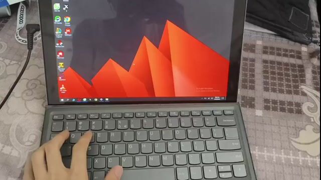 Lenovo Miix 520 8GB/128GB Đen. Mua bán Laptop tại Thành phố Thủ Đức Tp Hồ Chí Minh được đăng bởi Võ Quốc Thắng  hình 1