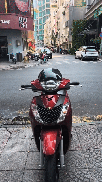 Honda SH 150 CBS Đỏ 10155 km DK 2022 máy móc zin. Mua bán Xe máy tại Quận 1 Tp Hồ Chí Minh được đăng bởi Ngô Vinh hình 1