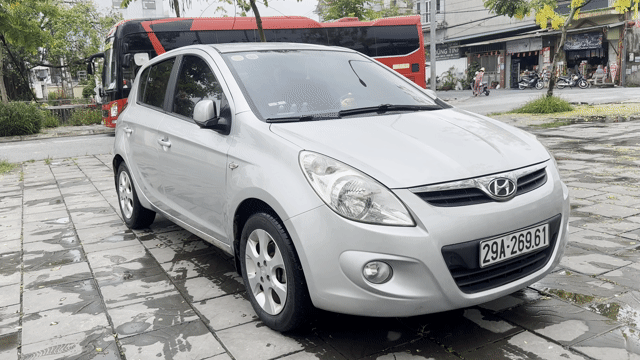 Hyundai i20 2011 Bạc 13 vạn km. Mua bán Ô tô tại Huyện Đông Anh Hà Nội được đăng bởi Tôn hình 1