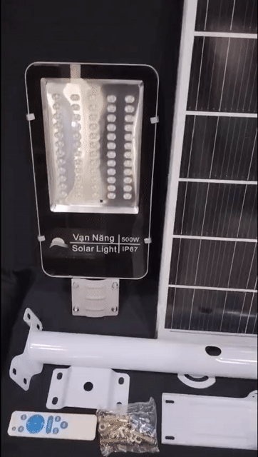 Đèn năng lượng mặt trời Vạn Năng Solar. Mua bán Đèn tại Huyện Đức Hòa Long An được đăng bởi Anh An hình 1