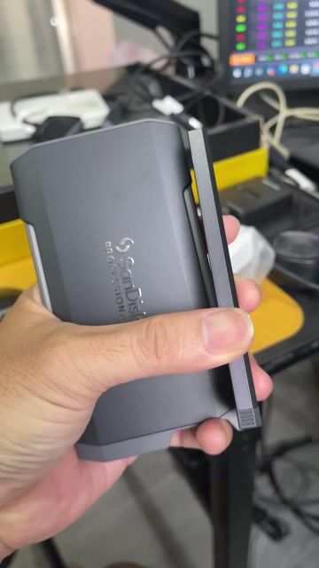 Ổ cứng SSD SanDisk PRO-BLADE TRANSPORT 1TB. Mua bán Linh kiện (RAM, Card...) tại Quận 5 Tp Hồ Chí Minh được đăng bởi Tâm Thành Laptop hình 1