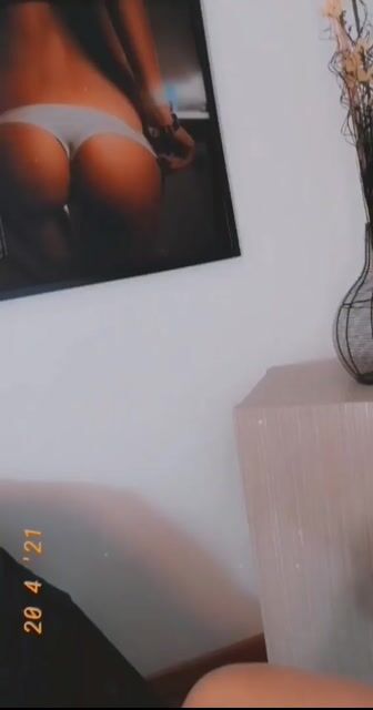 Model - Elizabeth Keane feet