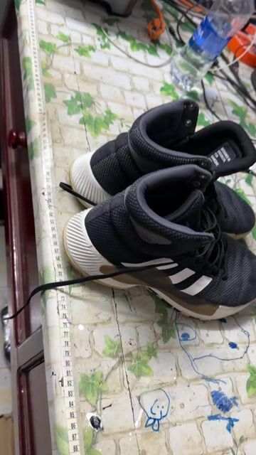 Giày Adidas Pro Bounce Madness -size 42. Mua bán Giày dép tại Quận Bình Thuỷ Cần Thơ được đăng bởi Thầy Tiến 2hand hình 1