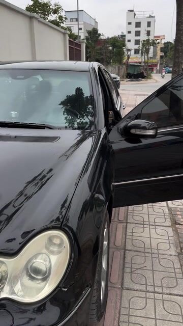 Mercedes-Benz C180 2006 Đen. Mua bán Ô tô tại Quận Long Biên Hà Nội được đăng bởi Nguyễn Đức Thuyết hình 1