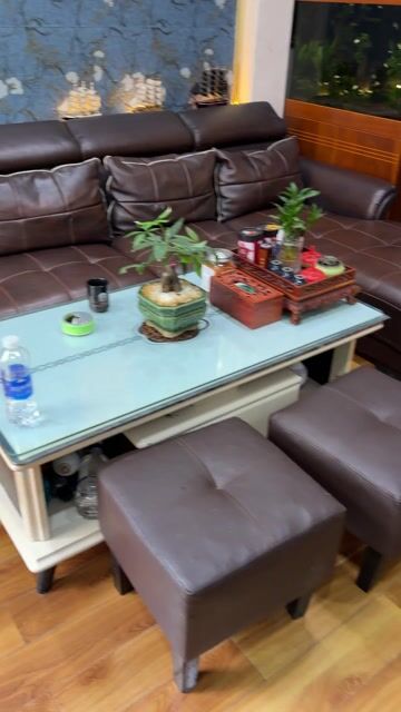 Bộ sofa Da Nâu 2m5 1m8. Mua bán Bàn ghế tại Quận 3 Tp Hồ Chí Minh được đăng bởi Phan Dinh Hoang Phuong hình 1