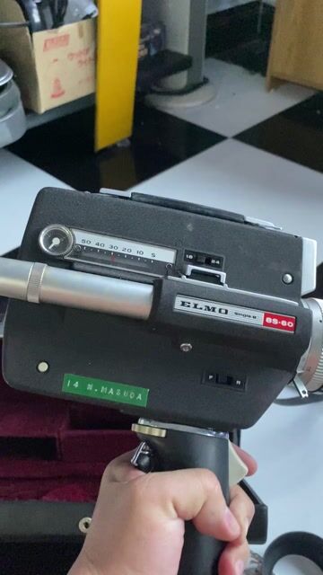 Bán 1máy quay ELMO Nhật cổ cực đẹp. Mua bán Máy ảnh, Máy quay tại Huyện Châu Thành Bến Tre được đăng bởi Rồng Lang Thang hình 1