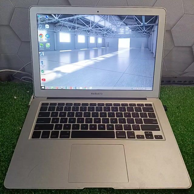 Apple MacBook Air Bạc Đã sử dụng hư loa bán rẻ. Mua bán Laptop tại Thành phố Thủ Đức Tp Hồ Chí Minh được đăng bởi Cũ Giá Rẻ hình 1