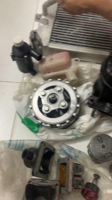 Phụ tùng xe hai thì Đầu lòng 126 co bt bac đủ bộ. Mua bán Phụ tùng xe tại Quận Bình Tân Tp Hồ Chí Minh được đăng bởi Vũ Đức Duy hình 1