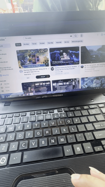 Laptop Toshiba Đen Đã qua sử dụng. Mua bán Laptop tại Thành phố Thuận An Bình Dương được đăng bởi cầm đồ Hà Minh Tâm  hình 1