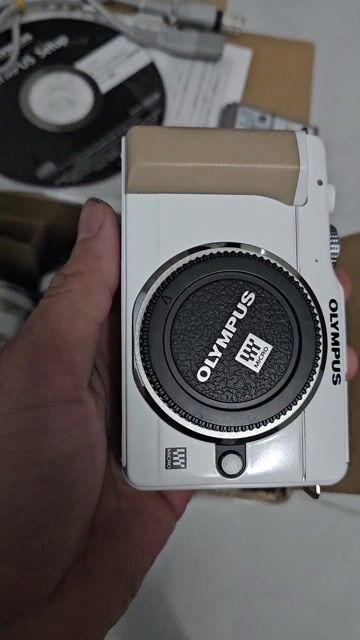 Máy ảnh Olympus PL1S Trắng. Mua bán Máy ảnh, Máy quay tại Thị xã Bến Cát Bình Dương được đăng bởi Hung Nguyen hình 1