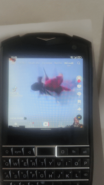 Unihertz Titan Pocket Đen. Mua bán Điện thoại tại Quận Long Biên Hà Nội được đăng bởi Janice Wu hình 1