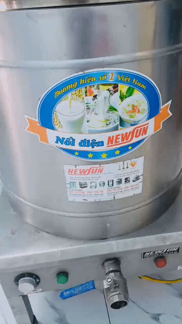 NỒI ĐIỆN NEWSUN 100L PASS NỬA GIÁ - BÁN NHANH. Mua bán Bếp, lò, đồ điện nhà bếp tại Thành phố Thuận An Bình Dương được đăng bởi Tên chưa cung cấp hình 1