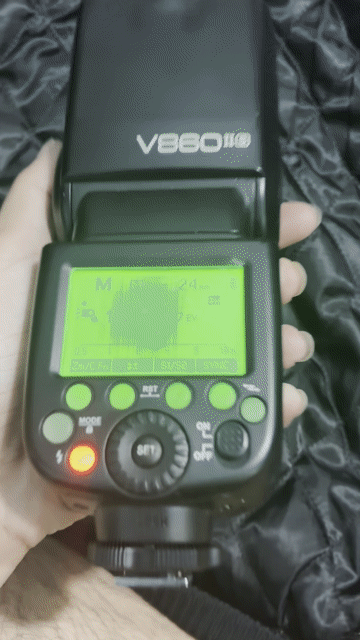 Đèn flash Godox V860II S Đen. Mua bán Máy ảnh, Máy quay tại Thành phố Thủ Dầu Một Bình Dương được đăng bởi hh hình 1