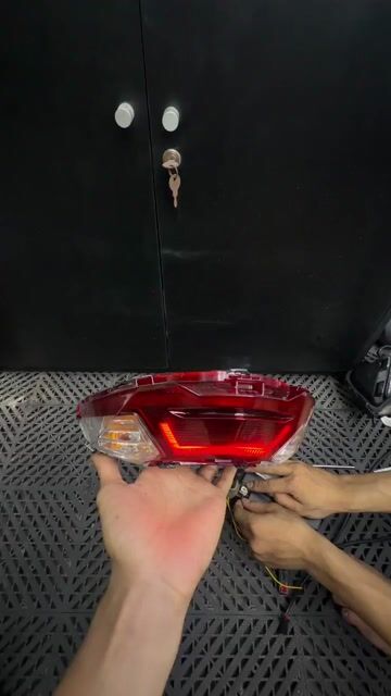 Đèn hậu xe máy LED nhựa đỏ. Mua bán Phụ tùng xe tại Quận 8 Tp Hồ Chí Minh được đăng bởi Trần Lê Minh hình 1