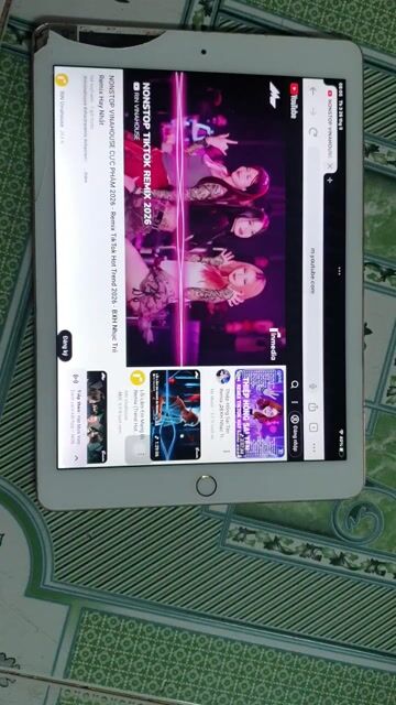 Apple iPad Air 2 64GB Vàng. Mua bán Máy tính bảng tại Quận Gò Vấp Tp Hồ Chí Minh được đăng bởi Gia huy hình 1