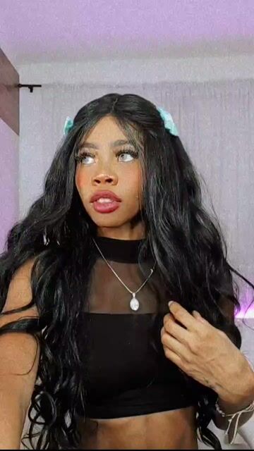 Model - aria_brown squirt