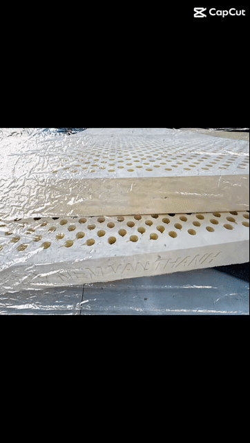 Nệm cao su Vạn Thành Unique 10cm 1m8x2m0 Mới 100%. Mua bán Giường, chăn ga gối nệm tại Quận 5 Tp Hồ Chí Minh được đăng bởi Nệm Vạn Thành hình 1