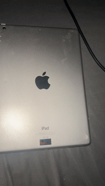 Apple iPad Air 16GB 12.5.7. Mua bán Máy tính bảng tại Quận Tân Bình Tp Hồ Chí Minh được đăng bởi Uwa Panda hình 1