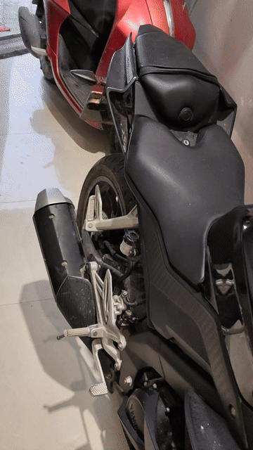 Yamaha R15 V3 Đen 5649 km. Mua bán Xe máy tại Huyện Vũng Liêm Vĩnh Long được đăng bởi Văn Hiền hình 1