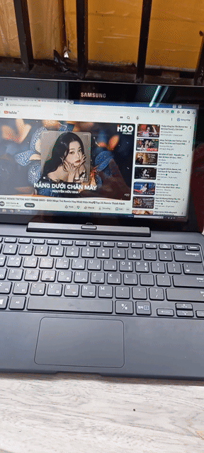 Loptop samsung 2 trong 1 i5 ram 4g pin gần 3h. Mua bán Laptop tại Huyện Nhà Bè Tp Hồ Chí Minh được đăng bởi nguyên văn năm  hình 1