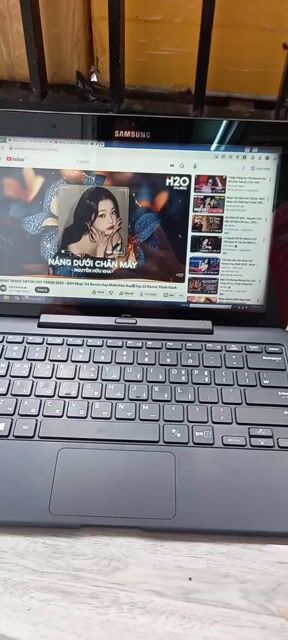Loptop samsung 2 trong 1 i5 ram 4g pin gần 3h. Mua bán Laptop tại Huyện Nhà Bè Tp Hồ Chí Minh được đăng bởi nguyên văn năm  hình 1