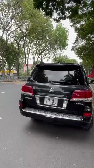 Lexus LX 570 2010 Đen 83000 miles. Mua bán Ô tô tại Quận Tân Phú Tp Hồ Chí Minh được đăng bởi Văn Hải hình 1