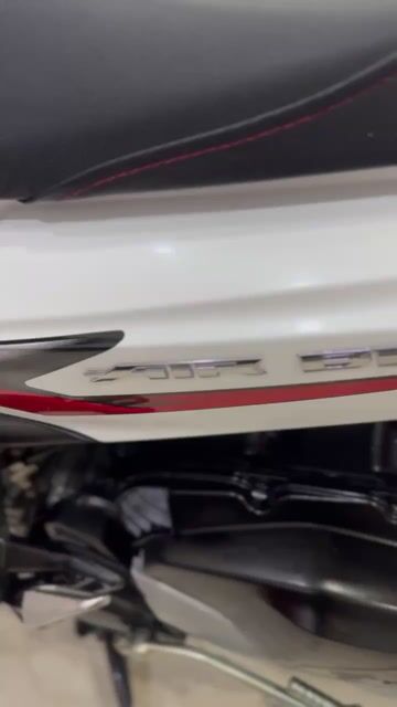 Honda Air Blade 2013 Đỏ trắng 18000 km. Mua bán Xe máy tại Quận 6 Tp Hồ Chí Minh được đăng bởi Cửa Hàng Xe Máy Hoà Bùi hình 1