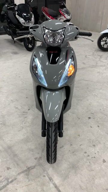 Honda Vision 2025 Xám Xi Măng Bánh Lớn Odo 3K Zin. Mua bán Xe máy tại Thành phố Thủ Đức Tp Hồ Chí Minh được đăng bởi iMotorbike Khương Phan hình 1