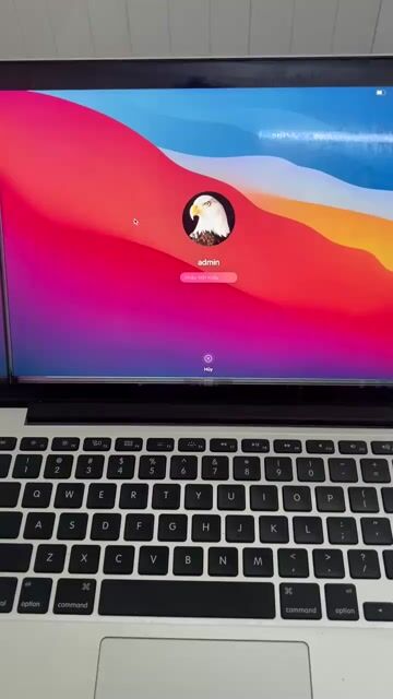 Apple MacBook Pro 2015 13 inch 256GB Lỗi màn sọc. Mua bán Laptop tại Thành phố Long Xuyên An Giang được đăng bởi Thanh hình 1