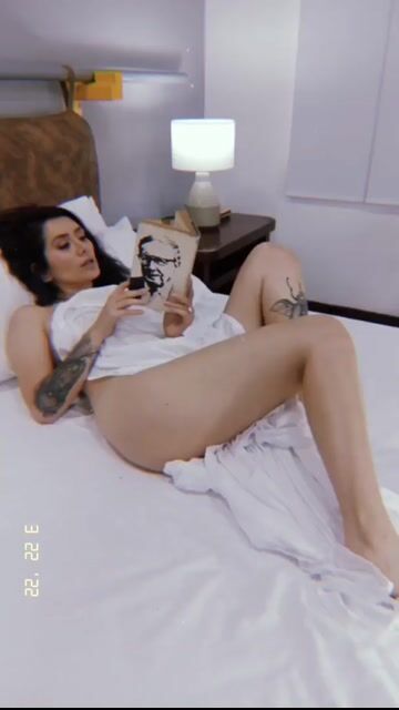 Model - MILA KOSLOV latina