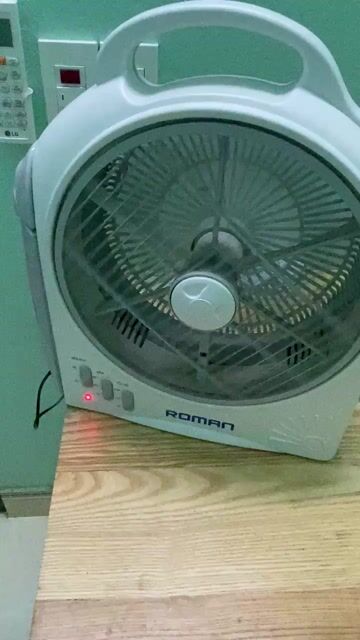 Quạt sạc điện Roman Trắng. Mua bán Quạt tại Huyện Thanh Trì Hà Nội được đăng bởi Đoàn Văn Chính hình 1