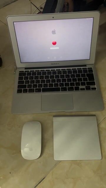 Macbook air 11 inch mật khẩu 128g chuột trackpack. Mua bán Laptop tại Quận Tân Phú Tp Hồ Chí Minh được đăng bởi Trương Hiệp hình 1