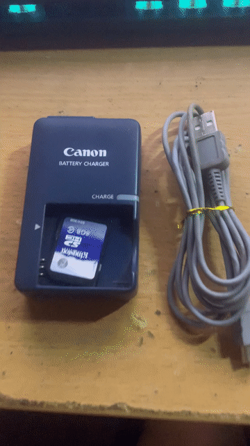 Sạc pin máy ảnh Canon. Mua bán Phụ kiện (Màn hình, Chuột...) tại Thành phố Vinh Nghệ An được đăng bởi SƠN TRƯỜNG hình 1
