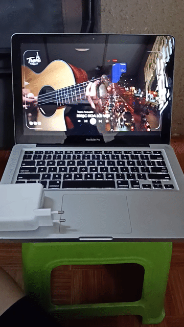 Apple MacBook Pro i5 4GB Bạc. Mua bán Laptop tại Quận 4 Tp Hồ Chí Minh được đăng bởi Lê Thanh Dũng hình 1