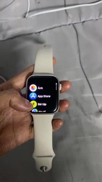 Apple Watch Series 9 GPS 45mm Trắng Vàng Cũ. Mua bán Thiết bị đeo thông minh tại Quận Tân Bình Tp Hồ Chí Minh được đăng bởi Bình hình 1