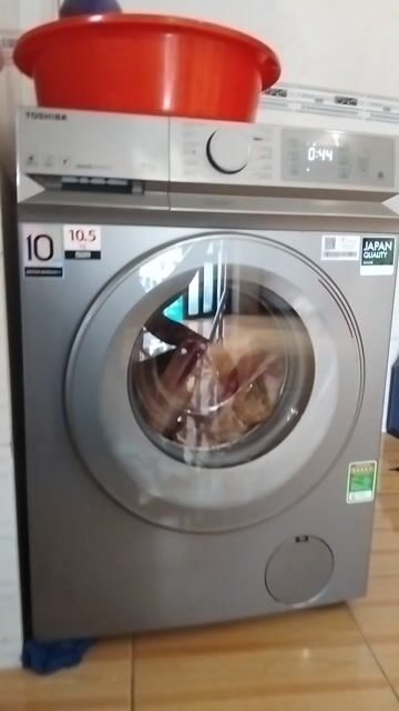 Máy giặt Toshiba 10.5kg lòng ngang. Mua bán Máy giặt tại Quận Bình Thuỷ Cần Thơ được đăng bởi Heo hình 1