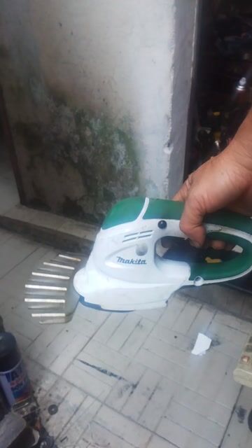 Máy cắt cỏ Makita Nhật Bản. Mua bán Đồ chuyên dụng, Giống nuôi trồng tại Quận Gò Vấp Tp Hồ Chí Minh được đăng bởi Cao Thanh Minh  hình 1