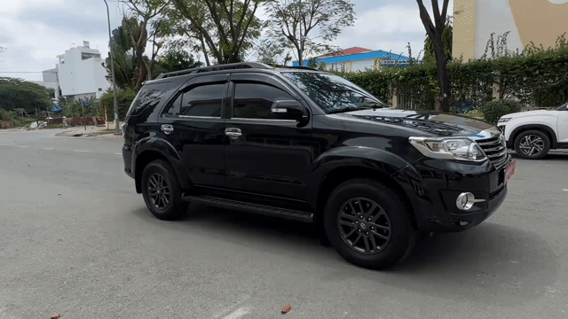 Toyota Fortuner 2015 2.7 V 4x2. Mua bán Ô tô tại Quận 1 Tp Hồ Chí Minh được đăng bởi AUTO 380 hình 1