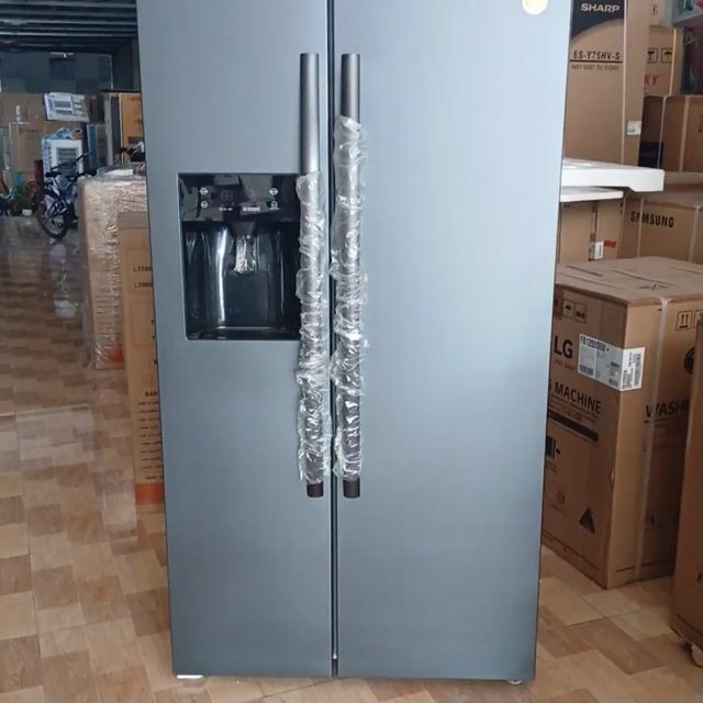 Toshiba invecter  trưng bày  lấy nước,đá ngoài