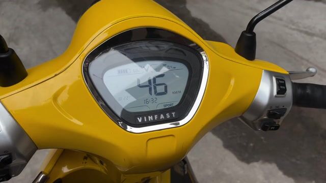 Xe máy điện VinFast Evo 200 Vàng. Mua bán Xe điện tại Quận Ba Đình Hà Nội được đăng bởi Su Mox hình 1