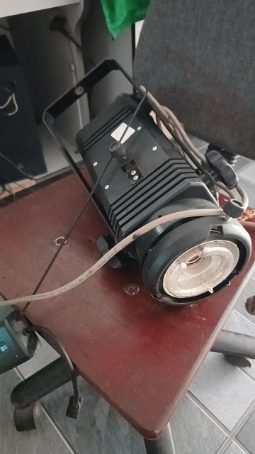 Đèn chụp ảnh D 1000 Đen đã sử dụng. Mua bán Máy ảnh, Máy quay tại Huyện Thuận Thành Bắc Ninh được đăng bởi Hải Nguyễn Hoàng hình 1