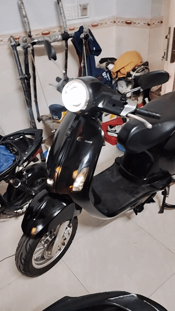 Xe máy điện E-lass Vespa 2023 Đen. Mua bán Xe máy tại Quận Bình Tân Tp Hồ Chí Minh được đăng bởi Trương Tuấn hình 1