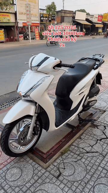 Honda SH 125 2025 Trắng. Mua bán Xe máy tại Thành phố Thuận An Bình Dương được đăng bởi Xe Máy Minh Tú Bình Dương hình 1