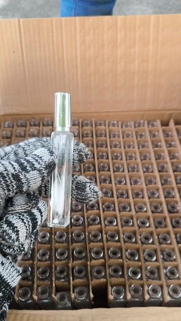 Bình chiết nước hoa Thủy tinh trong suốt. Mua bán Nước hoa tại Quận Gò Vấp Tp Hồ Chí Minh được đăng bởi Dương Sinh hình 1