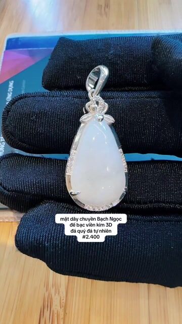 mặt dây chuyền Bạch Ngọc đế bạc viền kim 3D đá quý. Mua bán Đồ sưu tầm, đồ cổ tại Quận Bình Thạnh Tp Hồ Chí Minh được đăng bởi Rio Natural Gemstone Jewelry hình 1