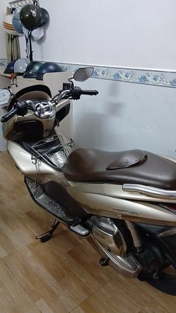 Bán Xe máy PCX. Mua bán Xe máy tại Quận 7 Tp Hồ Chí Minh được đăng bởi nguyễn thị thuỷ hình 1